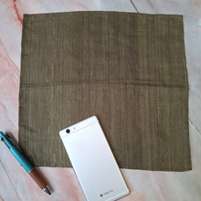 画像をギャラリービューアに読み込む, スマホやペンと大きさ比較。手拭き用の小さめサイズです