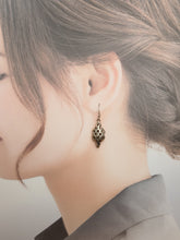 画像をギャラリービューアに読み込む, エンドレスノット ピアス/イヤリング 真鍮 職人手作り