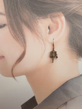 画像をギャラリービューアに読み込む, マニ車ピアス/イヤリング変更可 真鍮 職人手作り