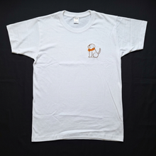画像をギャラリービューアに読み込む, 犬に感謝Tシャツ｜白×白犬｜職人刺繍【ネパール支援】
